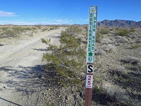 Keyhole Canyon Road