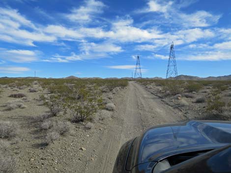 Keyhole Canyon Road