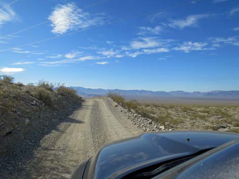 Keyhole Canyon Road