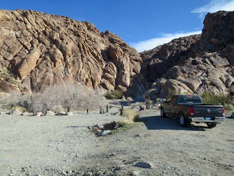 Keyhole Canyon Road