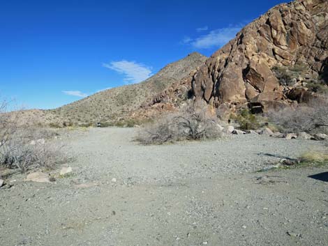 Keyhole Canyon Road