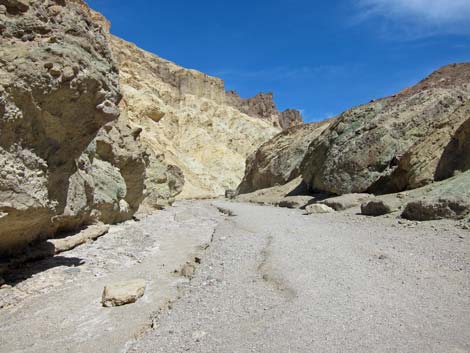 Golden Canyon to Zabriskie Point Trail