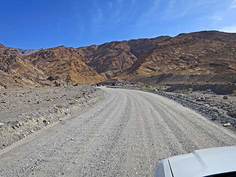 Mosaic Canyon Road